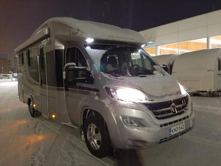 Adria Matrix Adria Matrix M 670 Sl 50 Years Editi Fiat 2 3 Jtd 150 Multijet Puoli Integroitu Vaihtoauto Occasion Le Parking