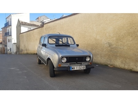 Renault R4 Grau Gebrauchtwagen Gebrauchtwagen Suchen Das Parking