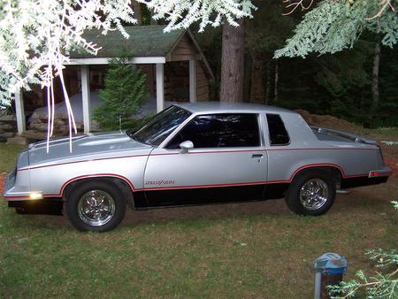 1984 olds hurst