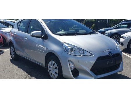Toyota Prius C Toyota Aqua 17 Used The Parking