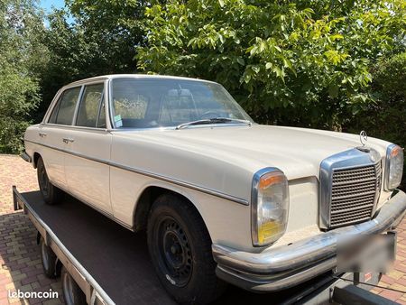 Mercedes Frankreich W115 Gebrauchtwagen Gebrauchtwagen Suchen Das Parking