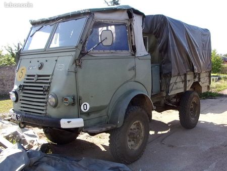 Renault R2087 Poste RENAULT R2087 vehicule-militaire-de-collection-4x4-renault-r2087 ...