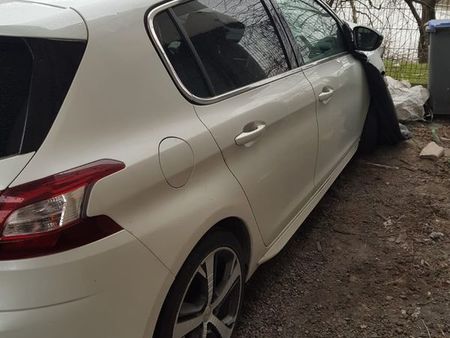 Peugeot 308 308 Gt Accidente Occasion Le Parking