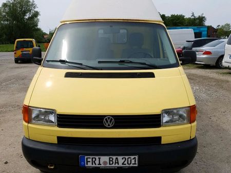 Volkswagen Transporter Vw T4 2 5 Tdi Hoch Und Lang Used The Parking