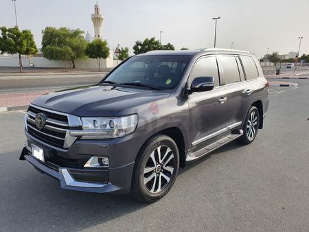 TOYOTA LAND CRUISER toyota-land-cruiser-5-7-vxr-gts-2019my-gcc-specs ...