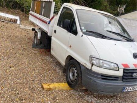 HYUNDAI H1 hyundai-h1-2-5-td-benne-99-000-kilometre occasion - Le Parking
