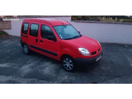 https://cloud.leparking.fr/2023/10/04/10/23/renault-kangoo-ancien-kangoo-des-pompiers-1-5dci-ct-ok-rouge_8915362311.jpg