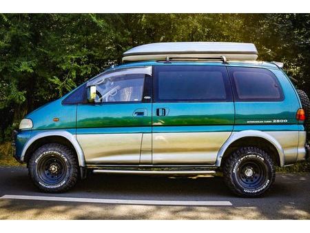 MITSUBISHI SPACE GEAR mitsubishi-delica-4x4-ciolpani-o-olx-ro Used - the  parking