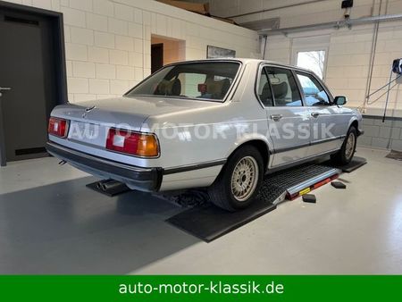 BMW Série 7 735i