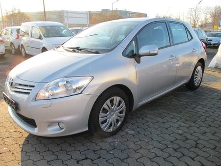 Toyota Auris 2.0 126 Life