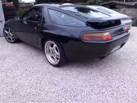 Porsche 928 GT V8 5.0 330