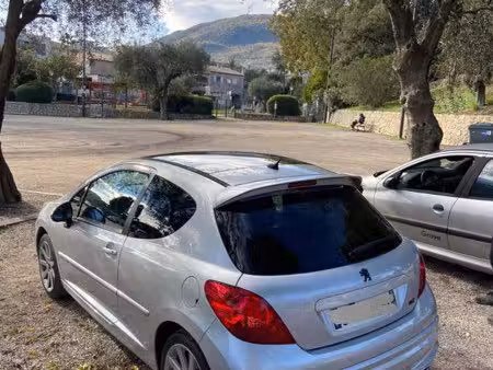 Peugeot 207 RC 1.6 THP 175
