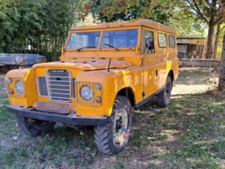 Auto Cult 60108 1/43 Land Rover 109 Série III 1975 Jaune Ocre