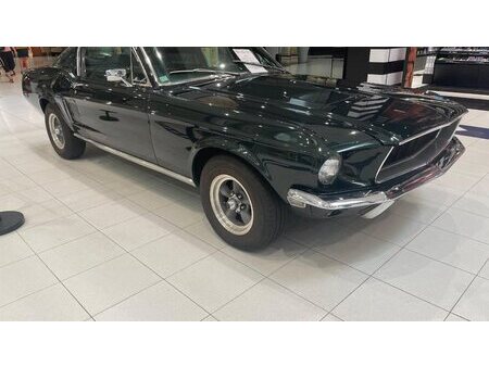 Ford Mustang Fastback V8 4.7