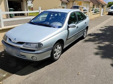 Renault Laguna 2.0 140