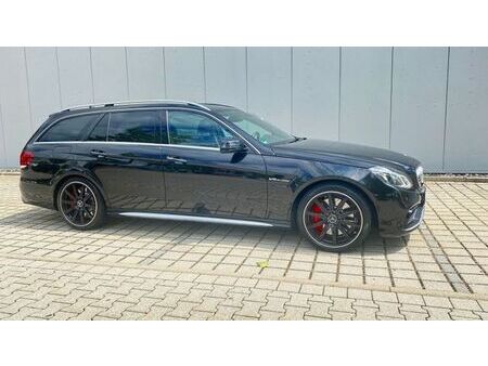 Mercedes-Benz Classe E E 63 AMG V8 5.5 585 4Matic