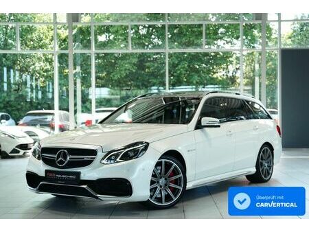 Mercedes-Benz Classe E E 63 AMG V8 5.5 585 4Matic