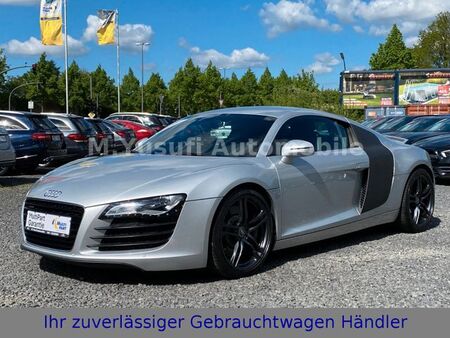 Audi R8 V8 4.2 FSI 420 quattro