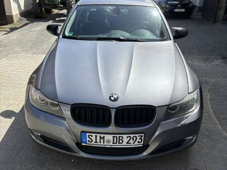 BMW Série 3 318i 2.0 143