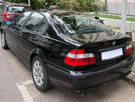 BMW Série 3 318i 2.0 105