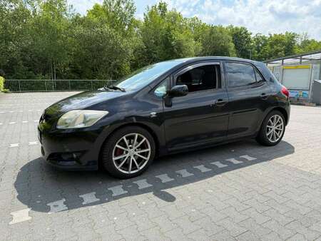 Toyota Auris 2.2 177 Clean Power
