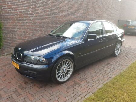 BMW Série 3 323i 2.5 170
