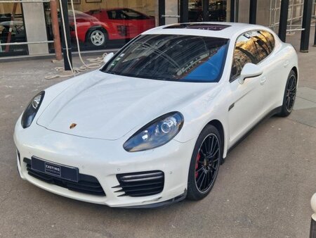 Porsche Panamera GTS V8 4.8 440 4x4
