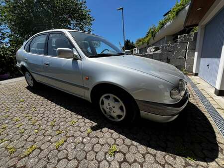 Toyota Corolla 1.6 110 Linea Sol