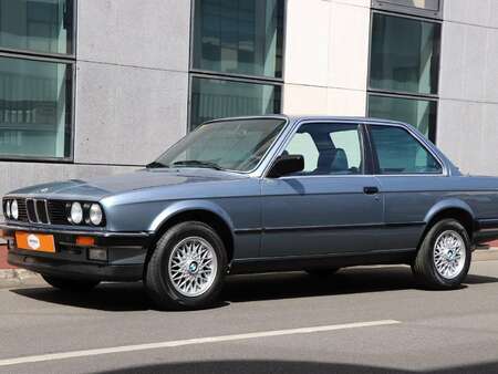 BMW Série 3 325i