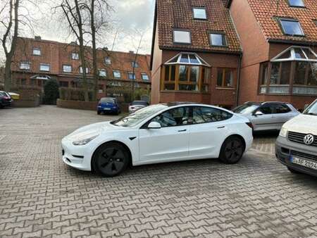 Tesla Model 3 Grande Autonomie