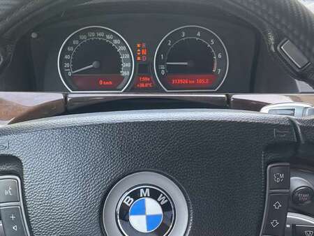 BMW Série 7 735i V8 4.0 272