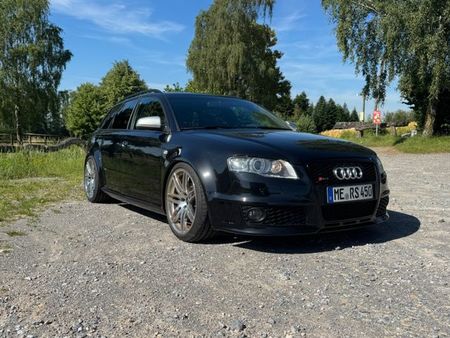 Audi A4 RS4 V8 4.2 FSI 420 quattro