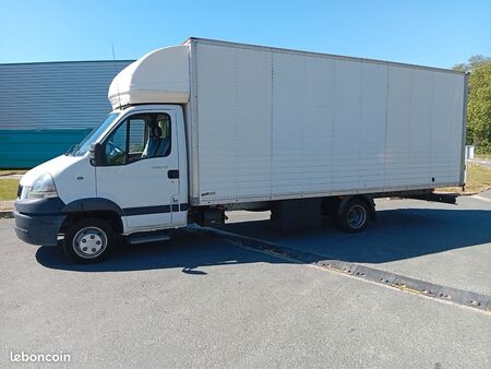 Renault Mascott V6 3.0