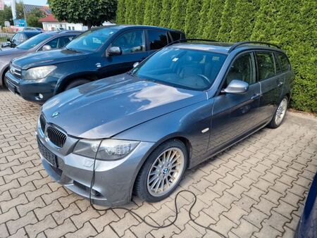 BMW Série 3 330i 3.0 272