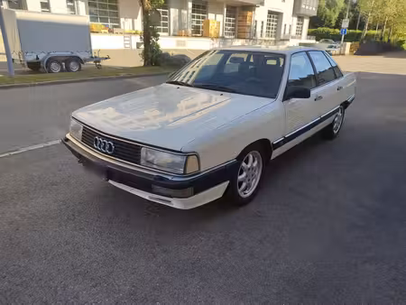 Audi 200