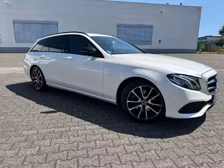 Mercedes-Benz Classe E E 220 2.0 194 AMG Line