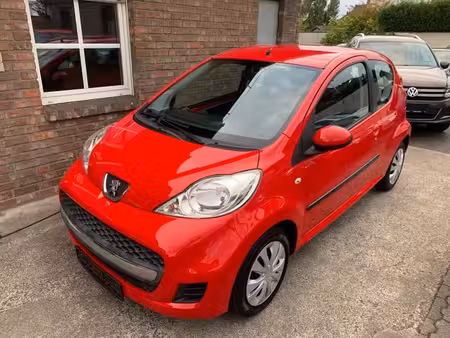 Peugeot 107 1.0 VTi 68 Petit Filou