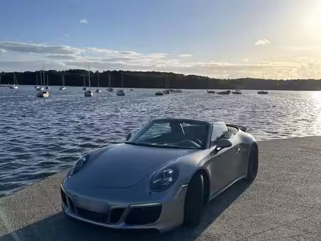 Porsche 911 Carrera 4 GTS 3.0 450