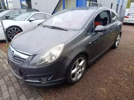 Opel Corsa 1.6 150 OPC Line