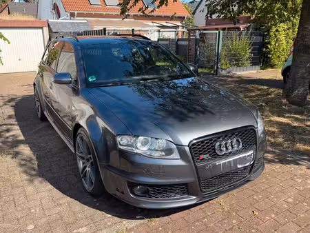 Audi A4 RS4 V8 4.2 FSI 420 quattro