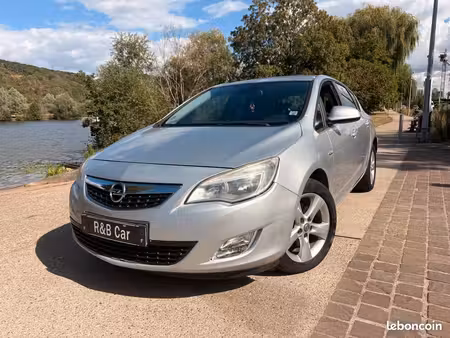 Opel Astra 1.2 90