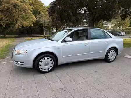 Audi A4 1.6 102