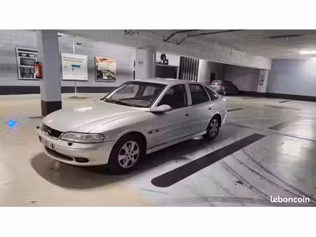 Opel Vectra 2.2 125
