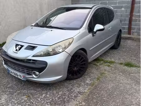Peugeot 207 RC 1.6 THP 175