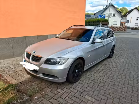BMW Série 3 325i 2.5 218