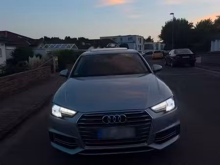 Audi A4 2.0 TFSI 252 S line quattro
