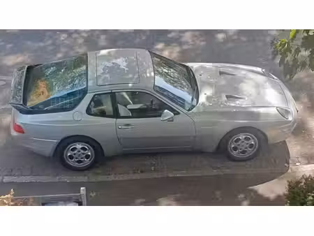 Porsche 944