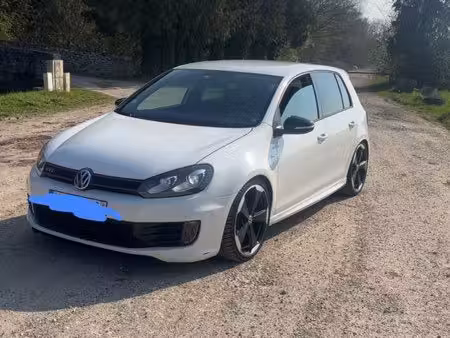 Volkswagen Golf GTI 2.0 TSI 235