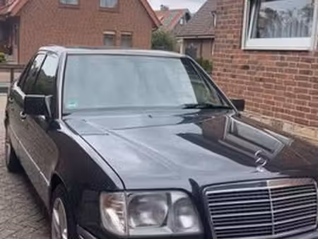 Mercedes-Benz Classe E 200 E 136