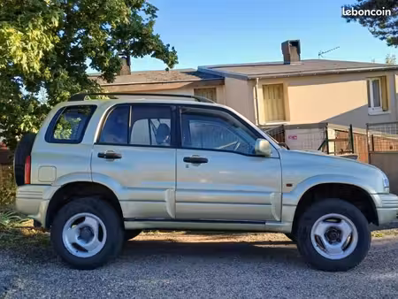 Suzuki Grand Vitara 2.0 87
